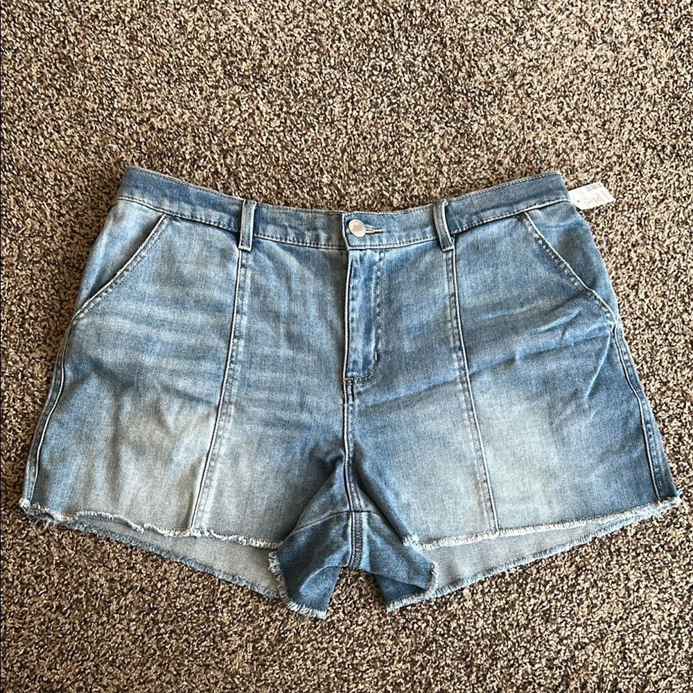 NWT Maurice’s Size XL Denim Blue Women's Shorts